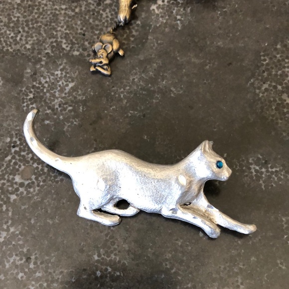 4 Silver tone cat brooches - Picture 2 of 10